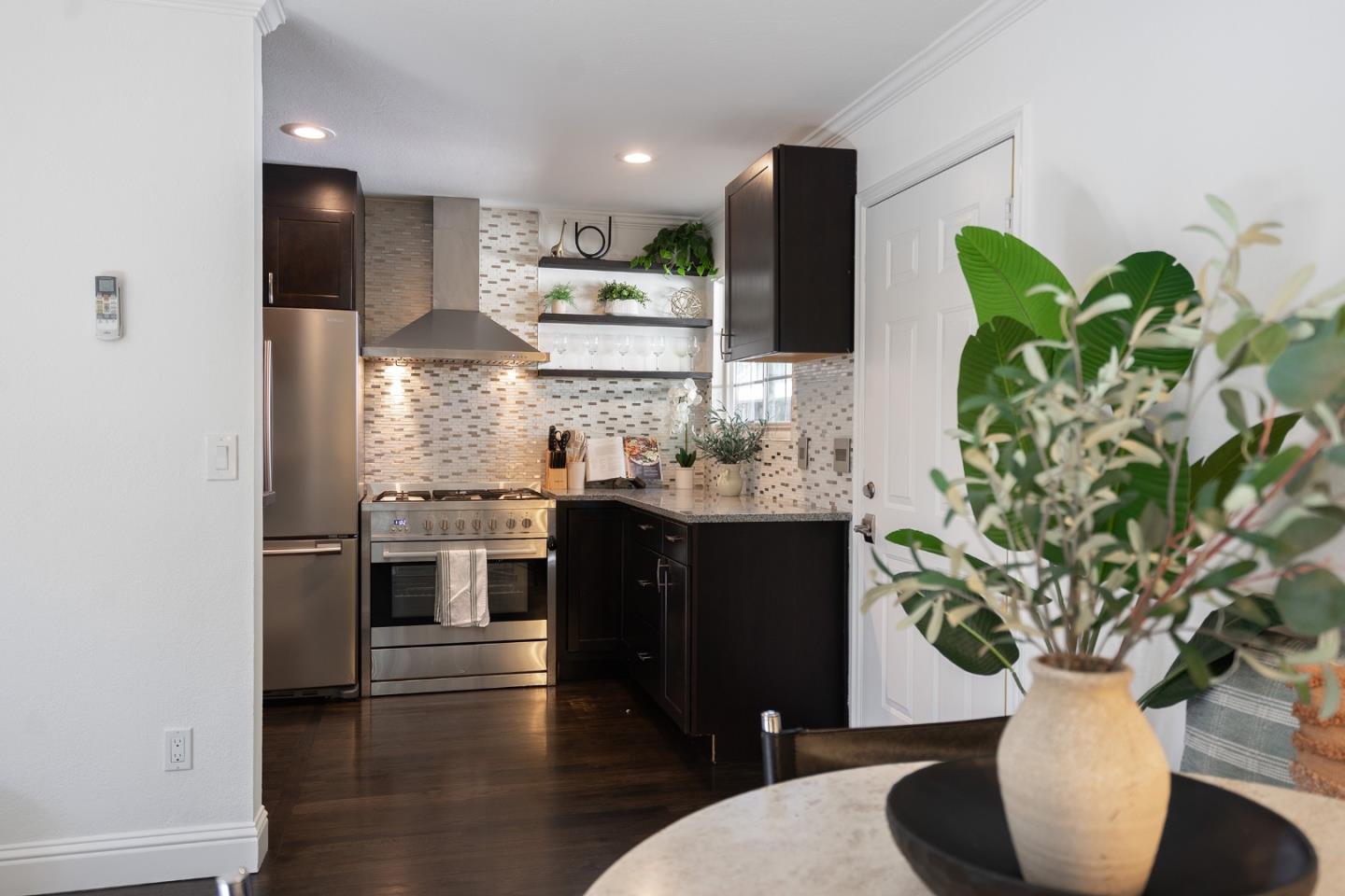 Detail Gallery Image 21 of 39 For 424 5th Ave, Redwood City,  CA 94063 - 2 Beds | 1 Baths