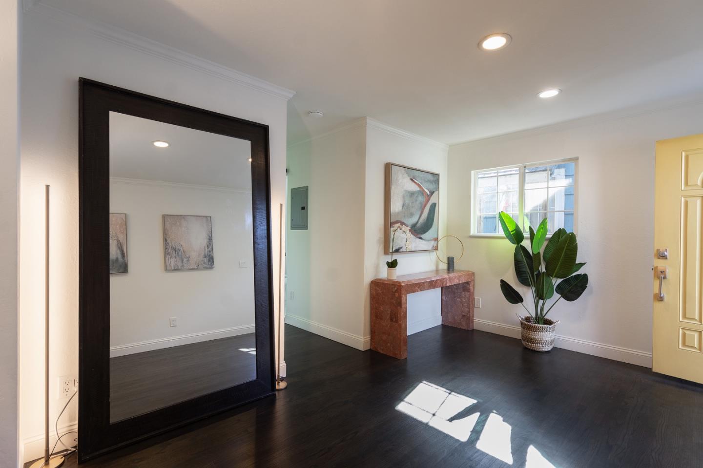 Detail Gallery Image 3 of 39 For 424 5th Ave, Redwood City,  CA 94063 - 2 Beds | 1 Baths