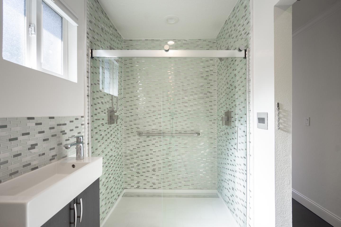 Detail Gallery Image 8 of 39 For 424 5th Ave, Redwood City,  CA 94063 - 2 Beds | 1 Baths