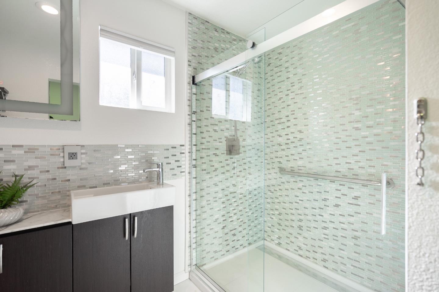 Detail Gallery Image 9 of 39 For 424 5th Ave, Redwood City,  CA 94063 - 2 Beds | 1 Baths