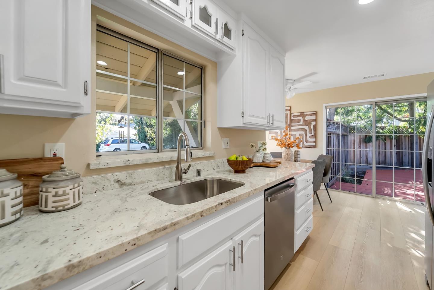 Detail Gallery Image 4 of 22 For 2681 Webster Ct, Santa Clara,  CA 95051 - 3 Beds | 2/1 Baths