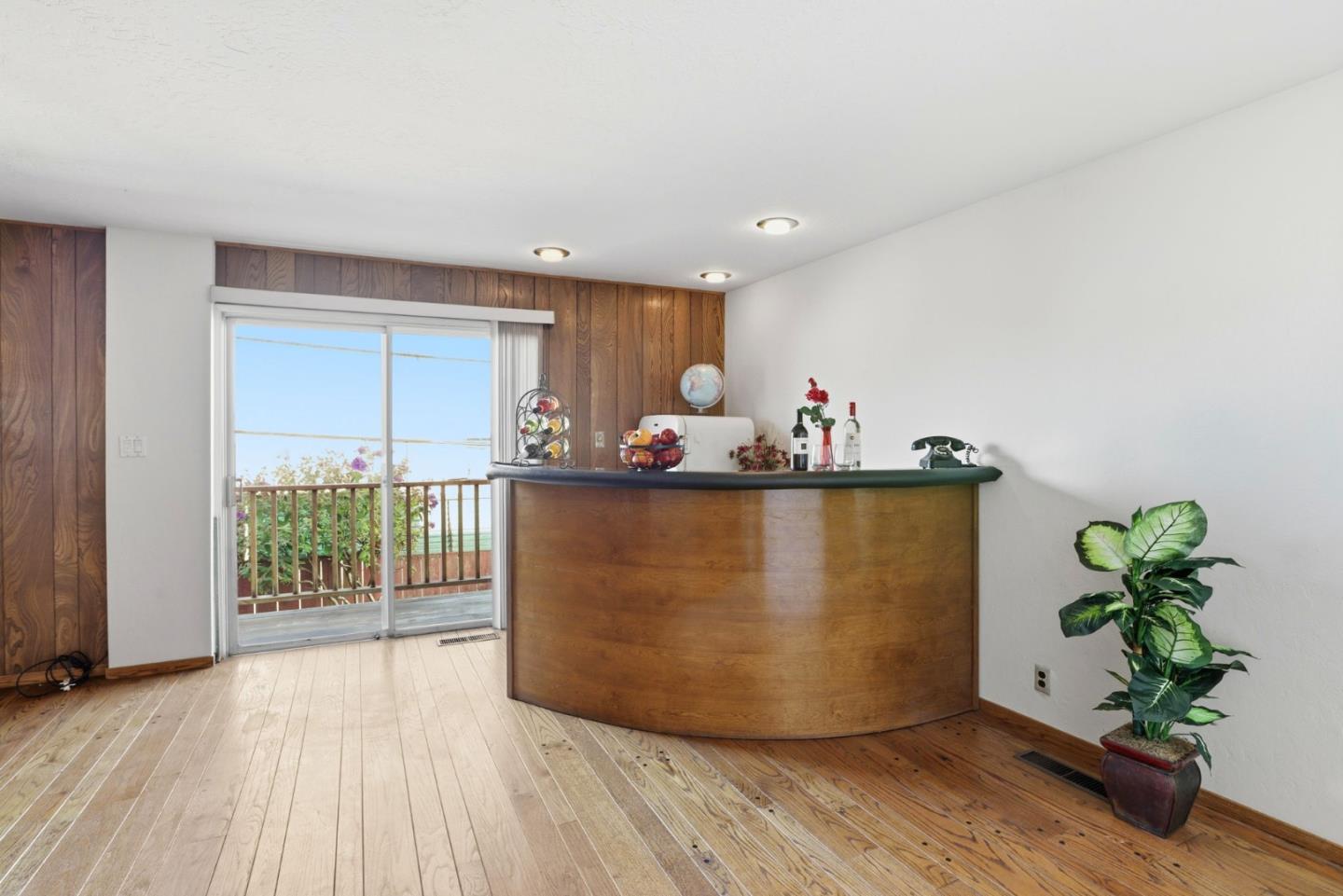 Detail Gallery Image 17 of 66 For 24 Westmont Dr, Daly City,  CA 94015 - 5 Beds | 2/1 Baths