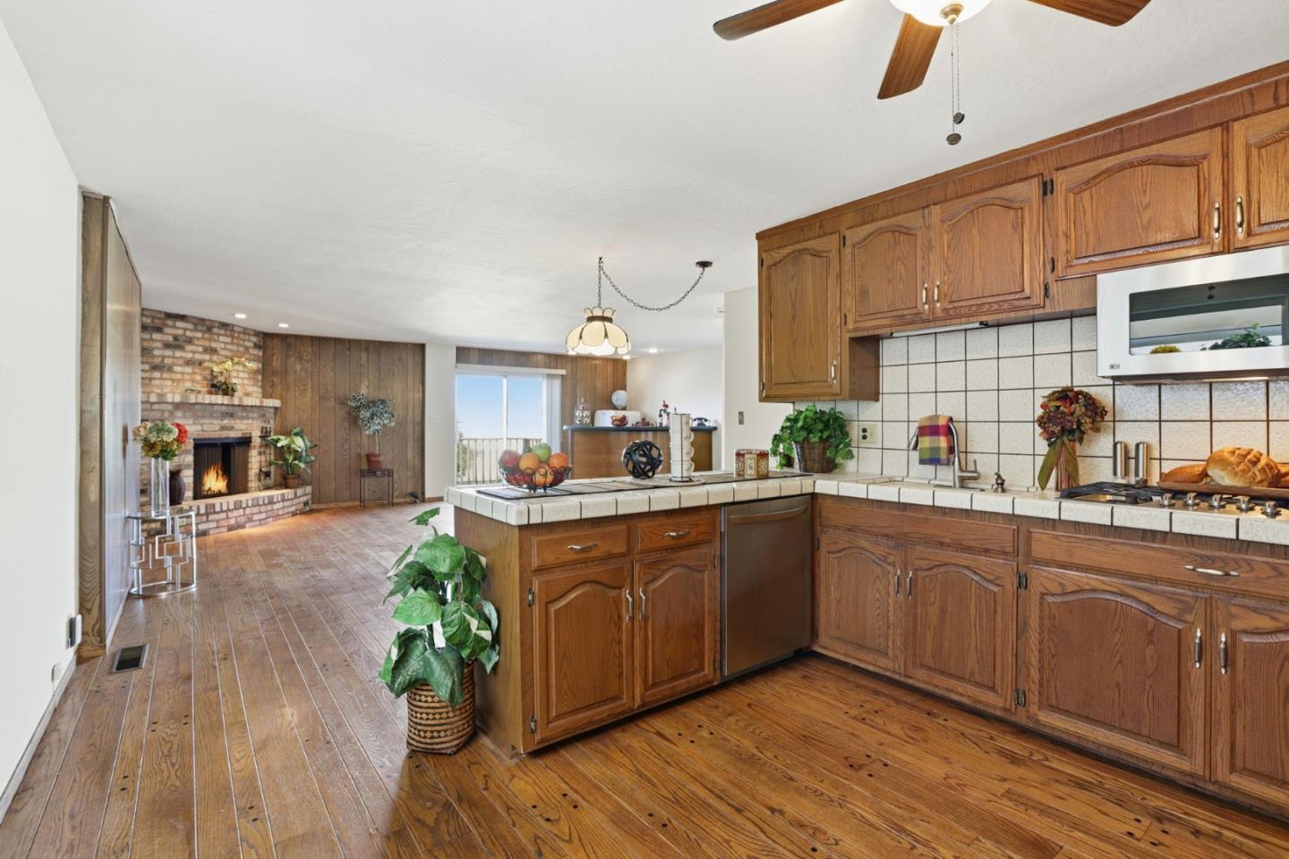 Detail Gallery Image 18 of 66 For 24 Westmont Dr, Daly City,  CA 94015 - 5 Beds | 2/1 Baths