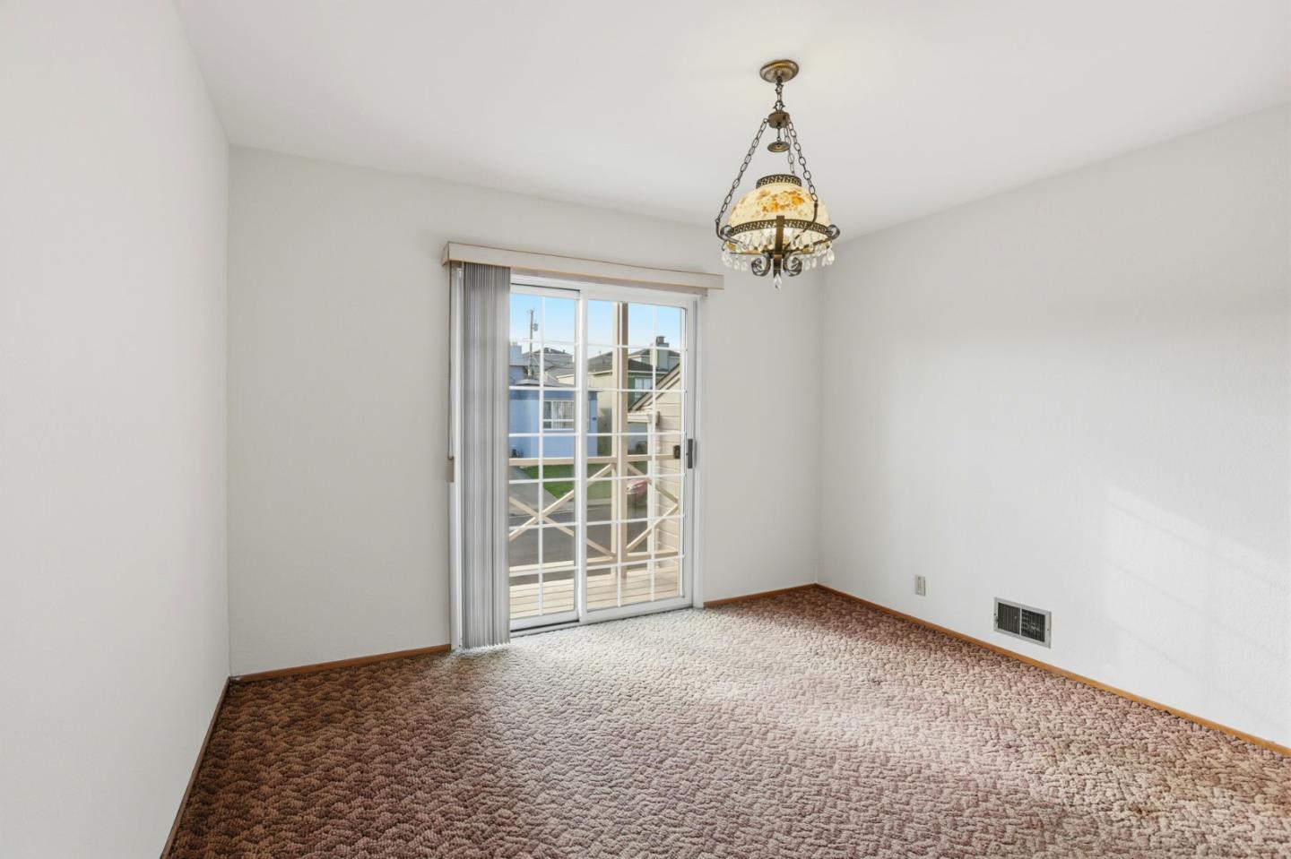 Detail Gallery Image 35 of 66 For 24 Westmont Dr, Daly City,  CA 94015 - 5 Beds | 2/1 Baths