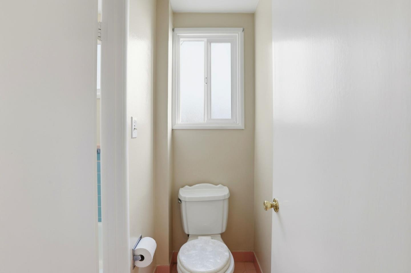 Detail Gallery Image 48 of 66 For 24 Westmont Dr, Daly City,  CA 94015 - 5 Beds | 2/1 Baths