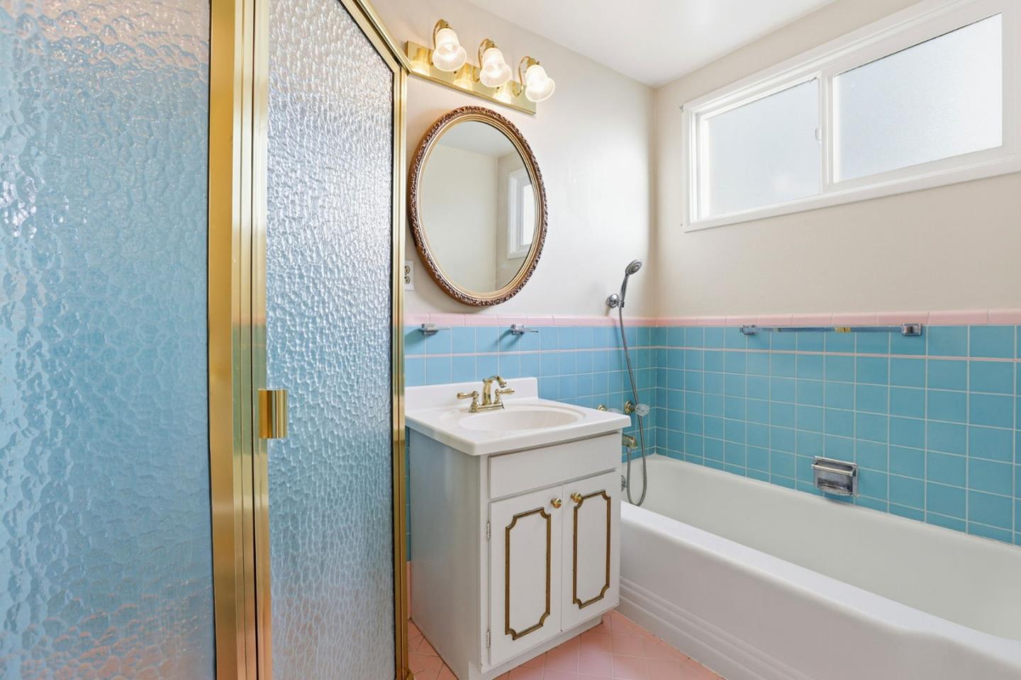 Detail Gallery Image 50 of 66 For 24 Westmont Dr, Daly City,  CA 94015 - 5 Beds | 2/1 Baths