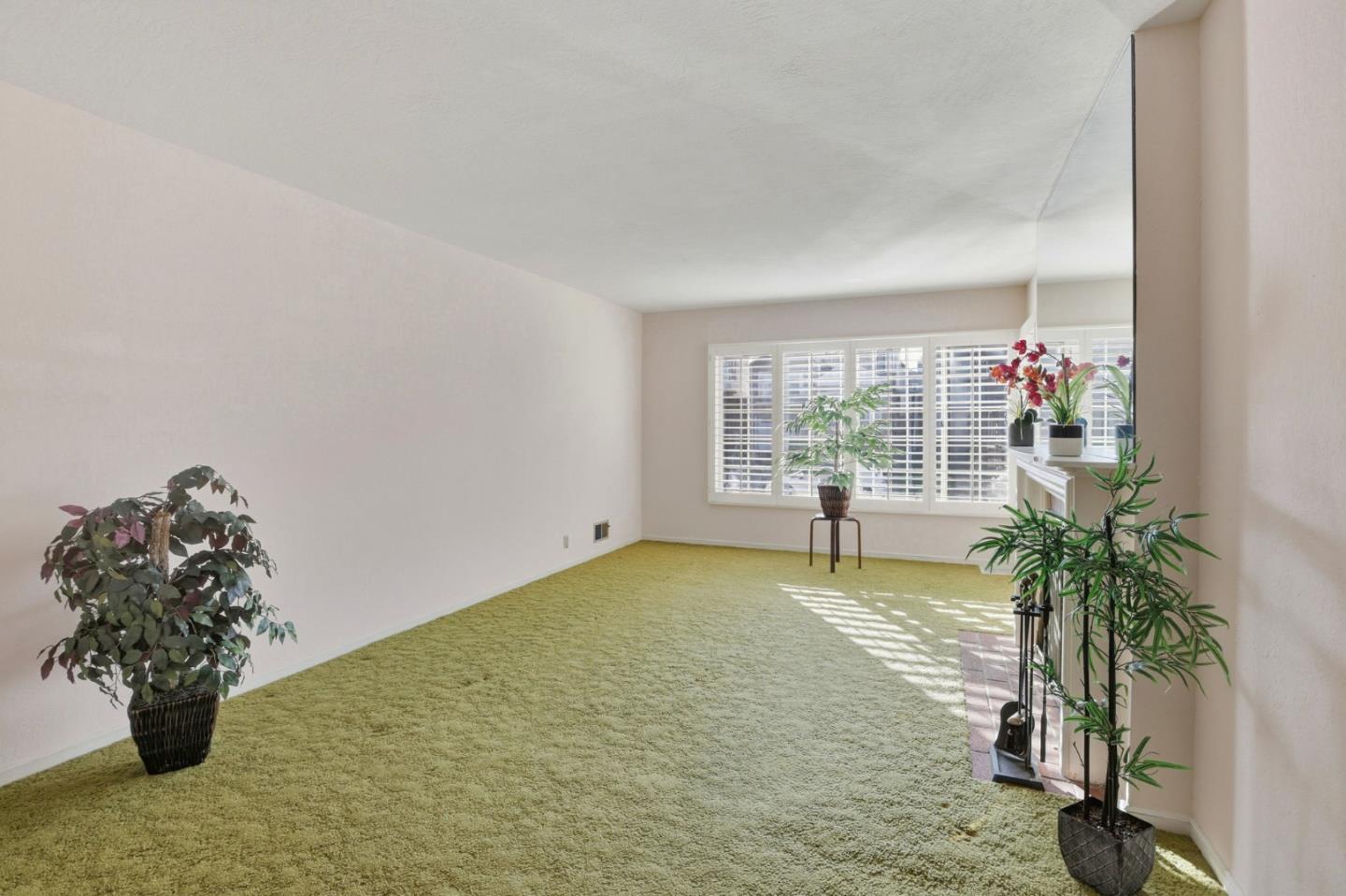 Detail Gallery Image 8 of 66 For 24 Westmont Dr, Daly City,  CA 94015 - 5 Beds | 2/1 Baths