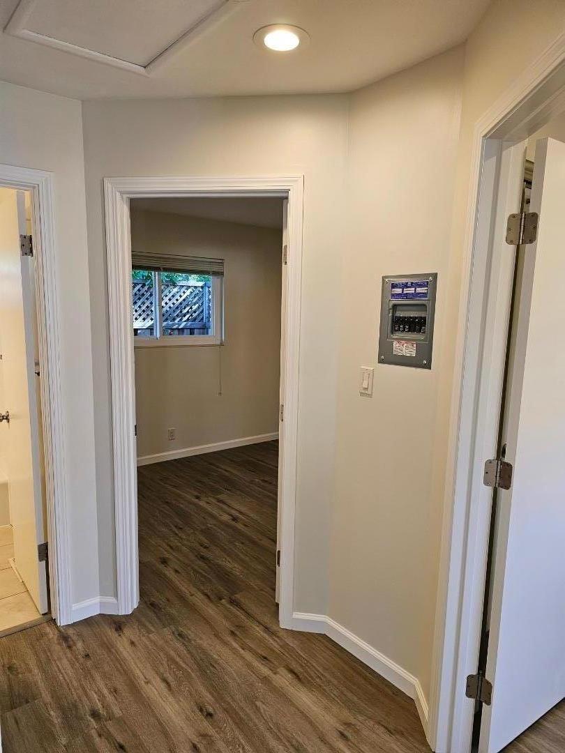 Detail Gallery Image 12 of 14 For 282 Monroe Dr #1,  Mountain View,  CA 94040 - 2 Beds | 1 Baths