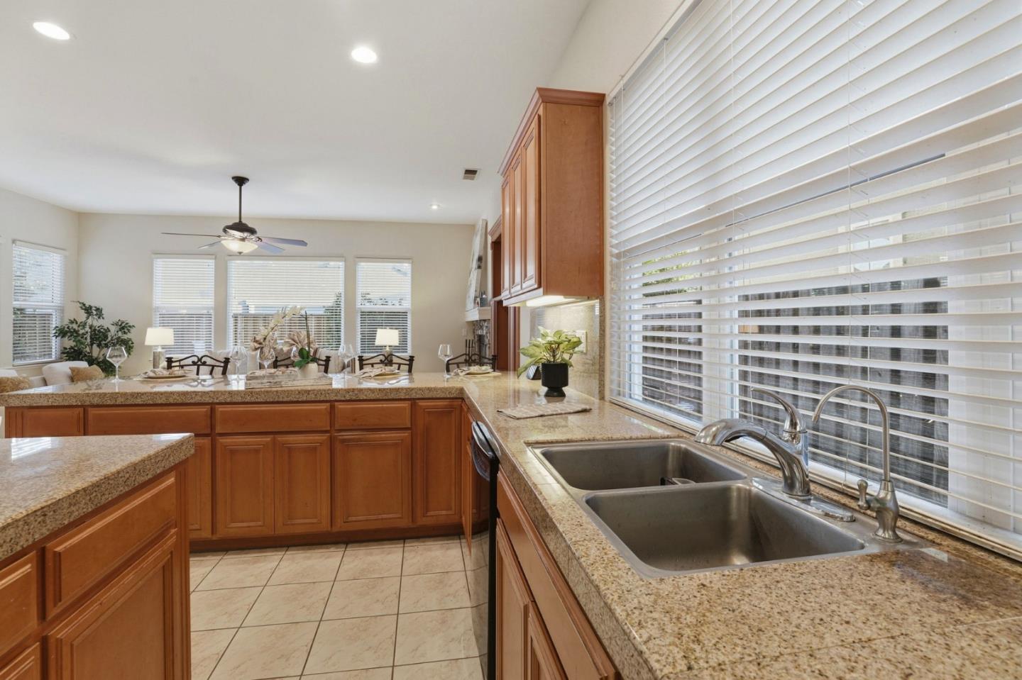 Detail Gallery Image 12 of 45 For 480 Winter Creek Way, Morgan Hill,  CA 95037 - 5 Beds | 4 Baths