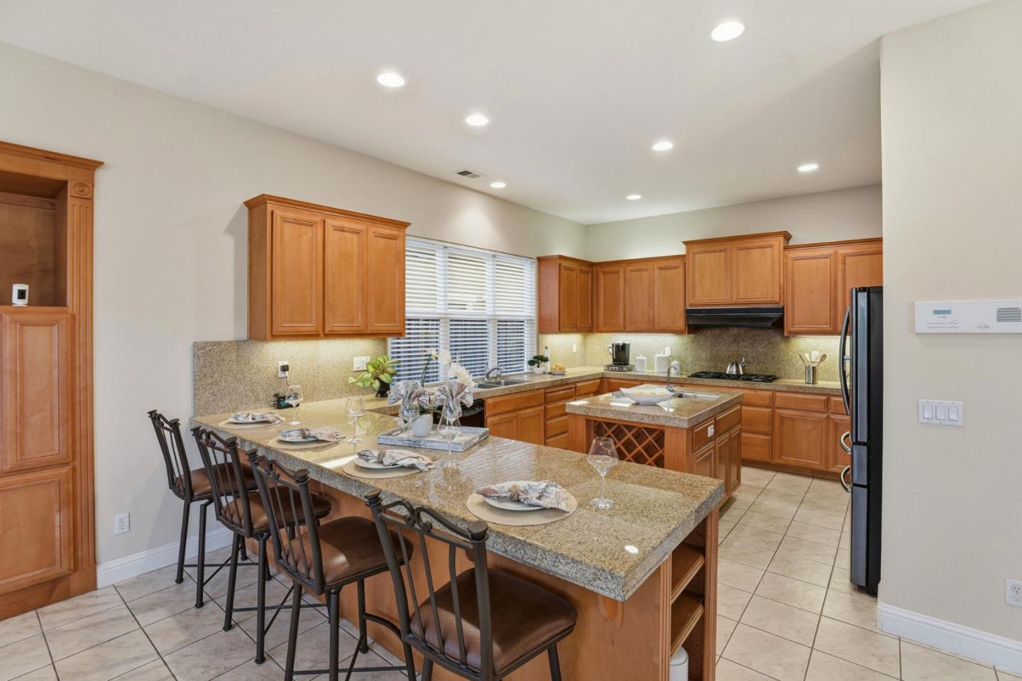 Detail Gallery Image 9 of 45 For 480 Winter Creek Way, Morgan Hill,  CA 95037 - 5 Beds | 4 Baths