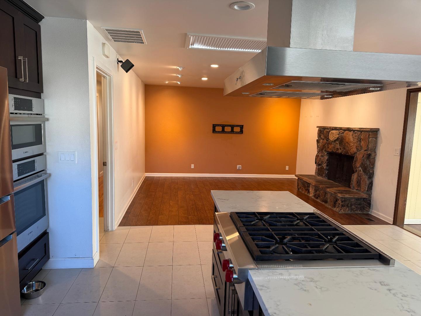 Detail Gallery Image 6 of 34 For 3415 Isherwood Pl, Fremont,  CA 94536 - 3 Beds | 2 Baths