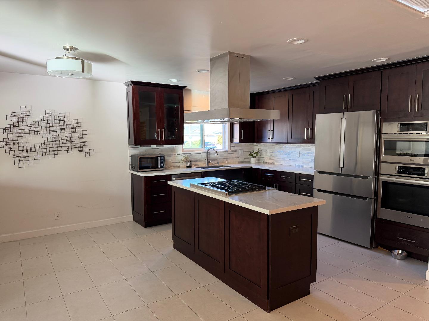 Detail Gallery Image 9 of 34 For 3415 Isherwood Pl, Fremont,  CA 94536 - 3 Beds | 2 Baths