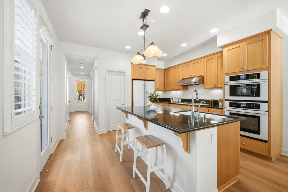 Detail Gallery Image 11 of 33 For 16850 San Benancio Way, Morgan Hill,  CA 95037 - 3 Beds | 2/1 Baths