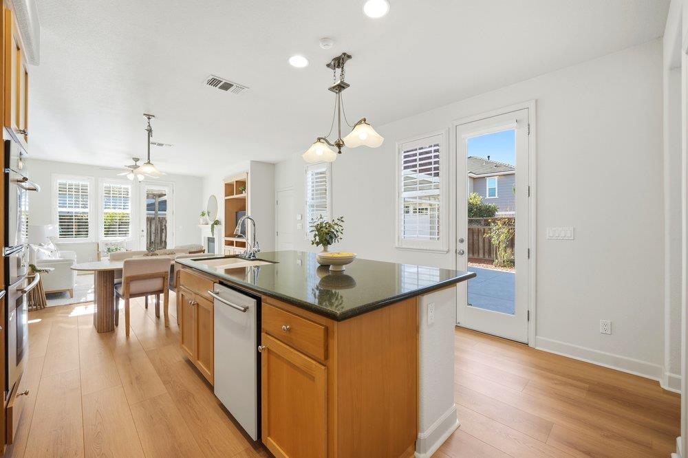 Detail Gallery Image 13 of 33 For 16850 San Benancio Way, Morgan Hill,  CA 95037 - 3 Beds | 2/1 Baths