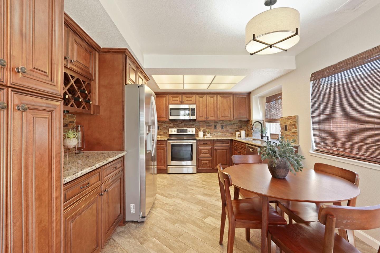 Detail Gallery Image 9 of 37 For 2610 Meadow Brook Ln, Tracy,  CA 95376 - 3 Beds | 2/1 Baths