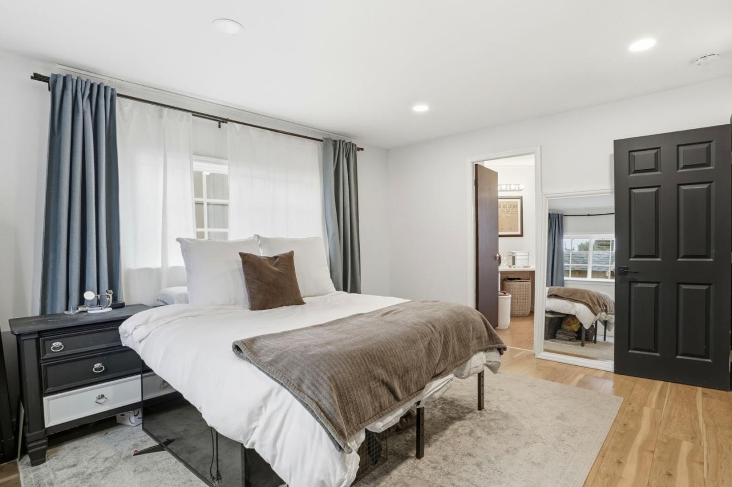 Detail Gallery Image 21 of 34 For 777 Spindrift Pl #777,  San Jose,  CA 95134 - 4 Beds | 2 Baths