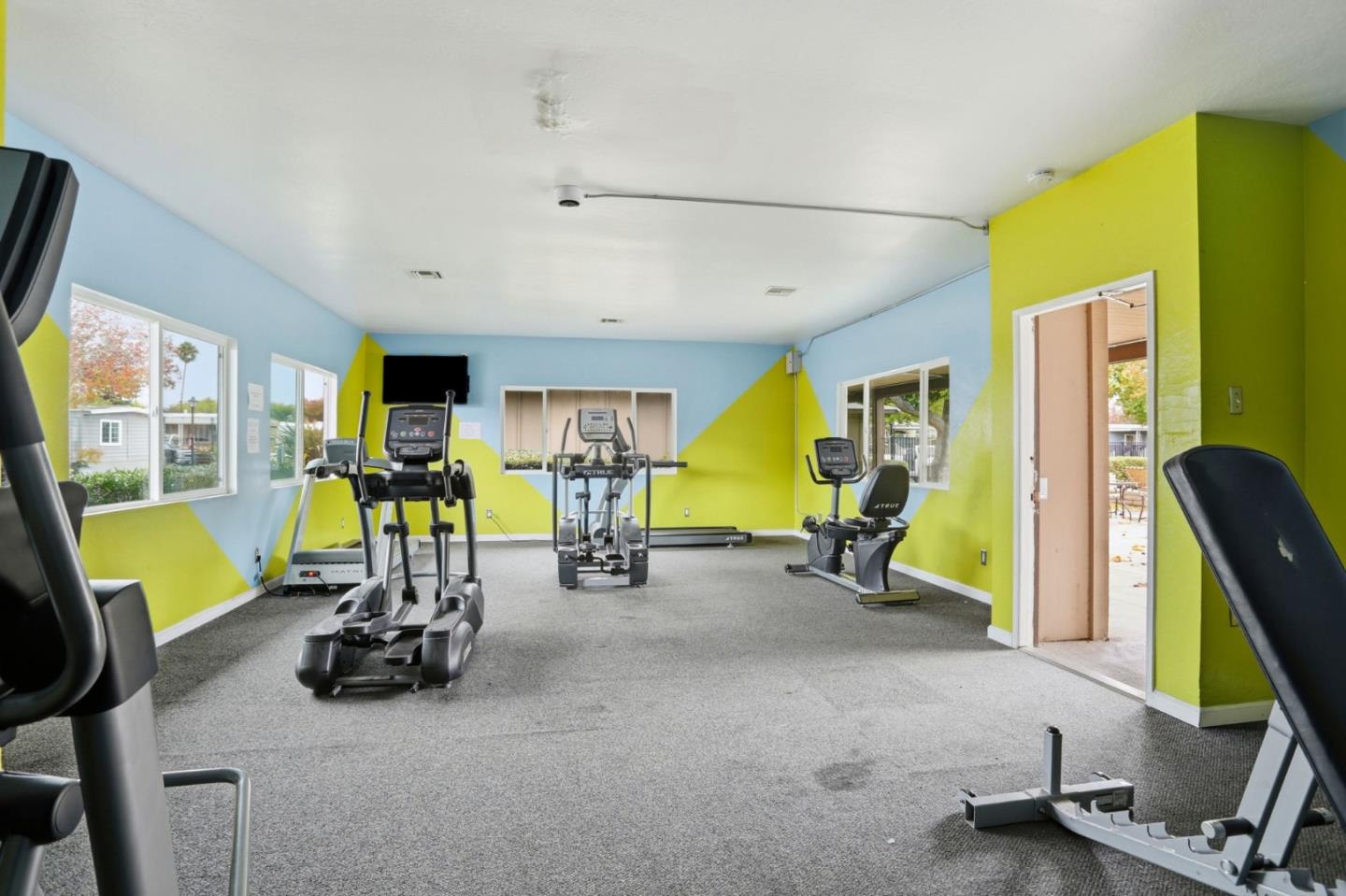 Detail Gallery Image 32 of 34 For 777 Spindrift Pl #777,  San Jose,  CA 95134 - 4 Beds | 2 Baths