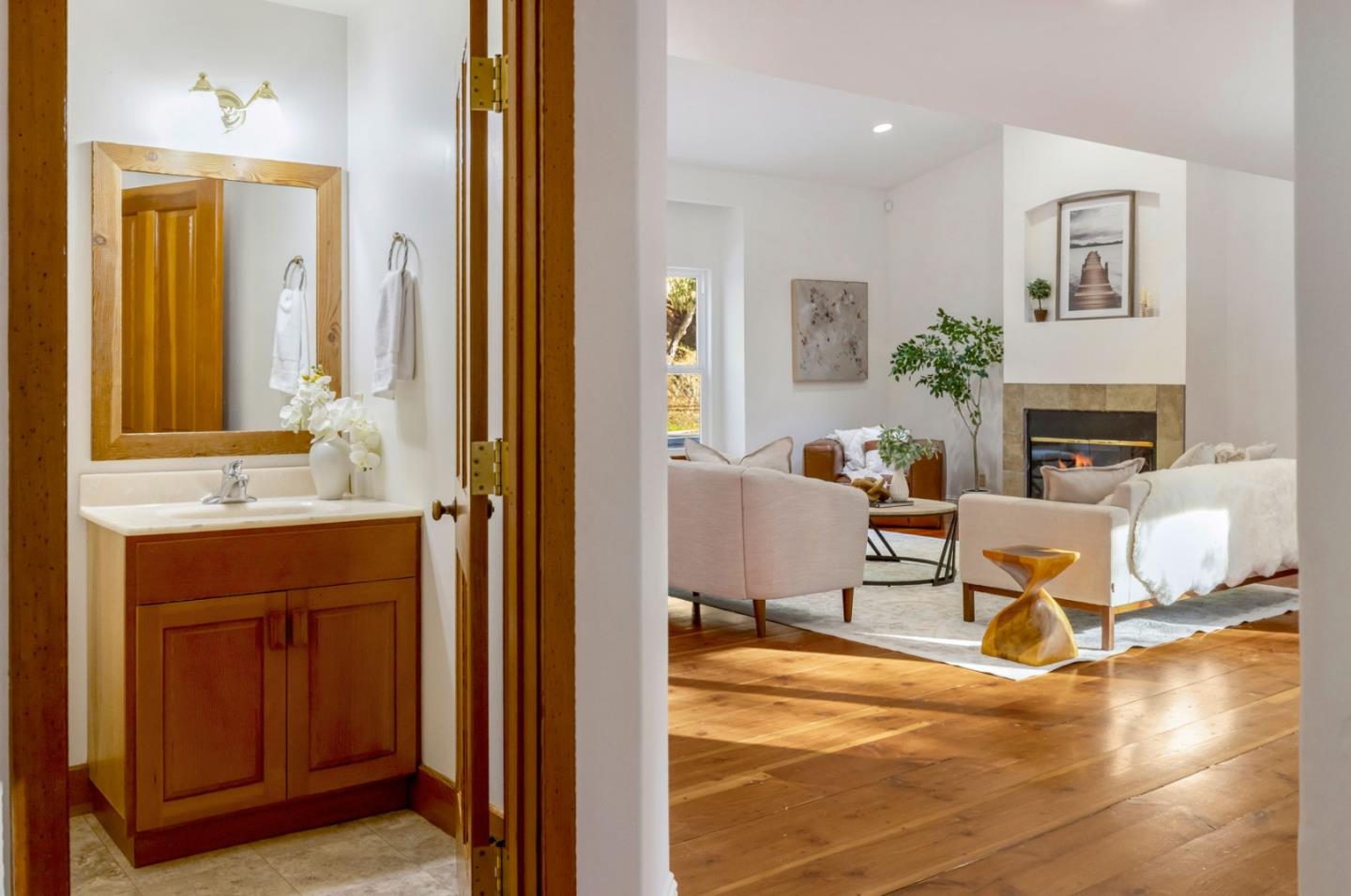 Detail Gallery Image 5 of 17 For 1166 Josselyn Canyon Rd, Monterey,  CA 93940 - 3 Beds | 2/1 Baths