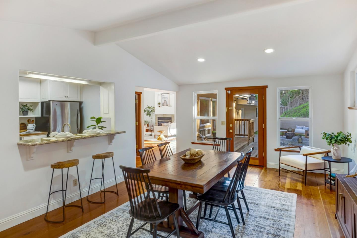 Detail Gallery Image 6 of 17 For 1166 Josselyn Canyon Rd, Monterey,  CA 93940 - 3 Beds | 2/1 Baths