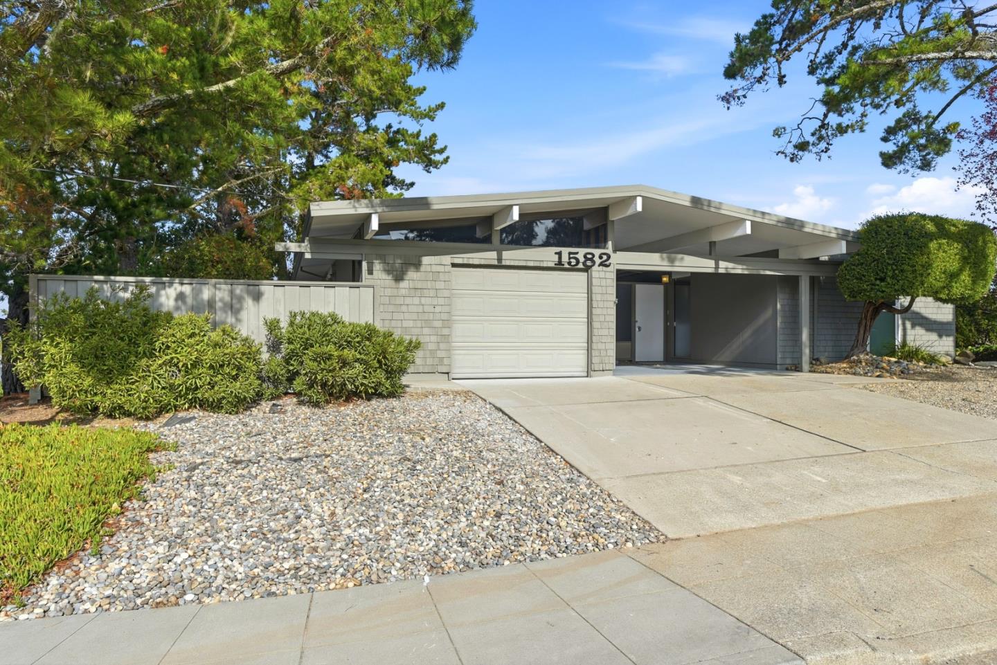 Detail Gallery Image 2 of 52 For 1582 Brandywine Rd, San Mateo,  CA 94402 - 4 Beds | 2 Baths