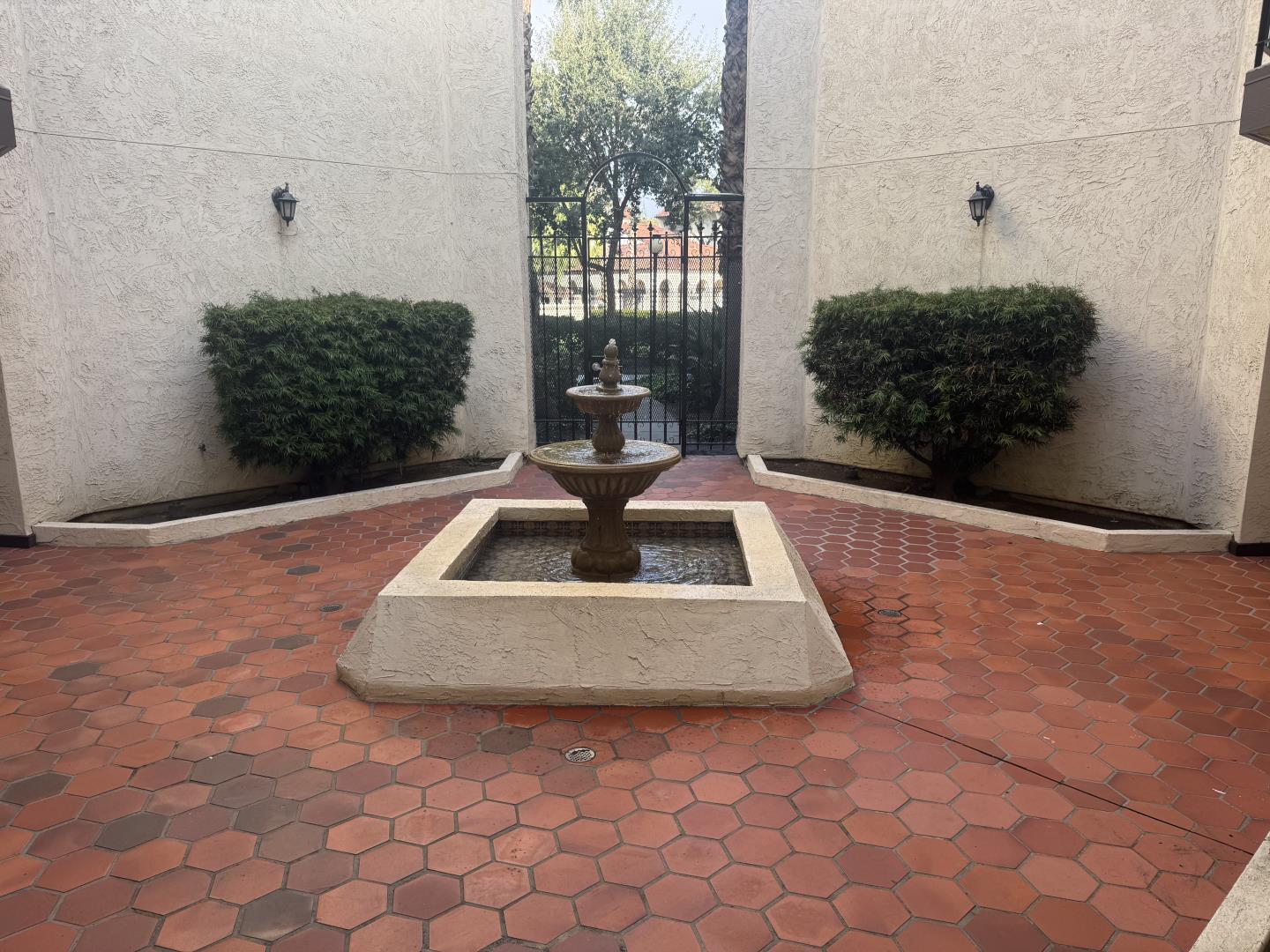 Detail Gallery Image 4 of 14 For 39997 Cedar Blvd #149,  Newark,  CA 94560 - 3 Beds | 2 Baths