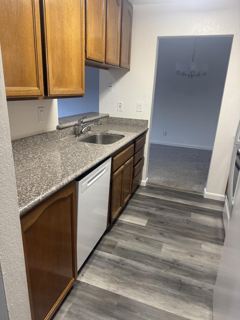 Detail Gallery Image 6 of 14 For 39997 Cedar Blvd #149,  Newark,  CA 94560 - 3 Beds | 2 Baths