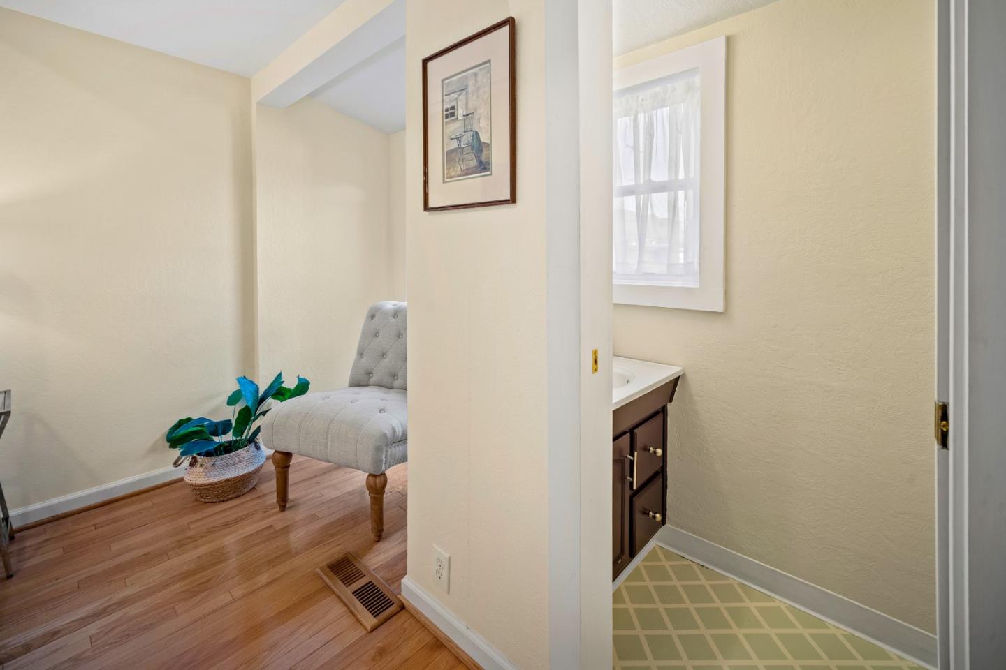 Detail Gallery Image 22 of 32 For 218 14th St, Pacific Grove,  CA 93950 - 3 Beds | 1/1 Baths