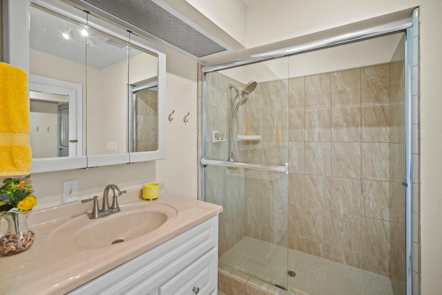 Detail Gallery Image 23 of 32 For 218 14th St, Pacific Grove,  CA 93950 - 3 Beds | 1/1 Baths