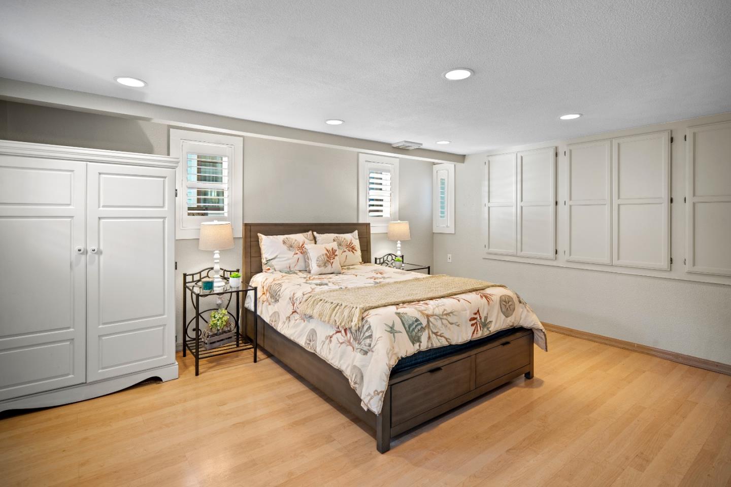 Detail Gallery Image 25 of 32 For 218 14th St, Pacific Grove,  CA 93950 - 3 Beds | 1/1 Baths