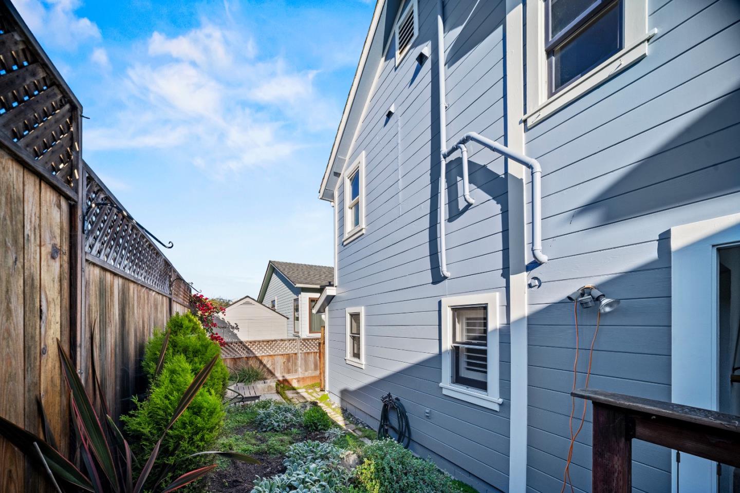 Detail Gallery Image 29 of 32 For 218 14th St, Pacific Grove,  CA 93950 - 3 Beds | 1/1 Baths