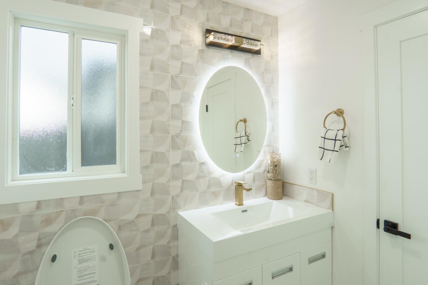 Detail Gallery Image 11 of 28 For 3343 Quesada Dr, San Jose,  CA 95148 - 4 Beds | 2/1 Baths