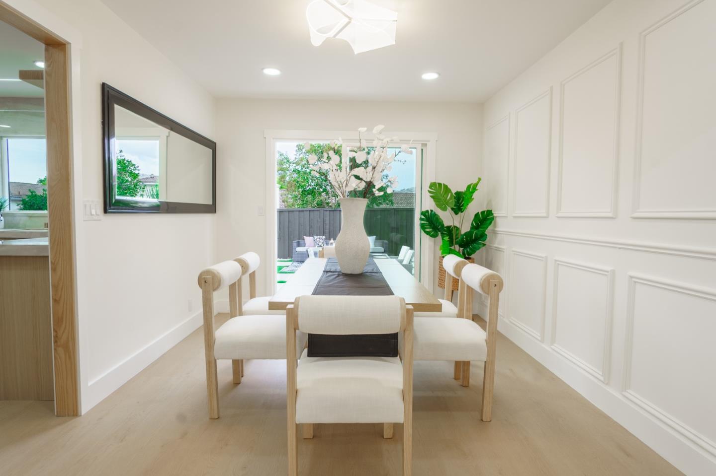 Detail Gallery Image 7 of 28 For 3343 Quesada Dr, San Jose,  CA 95148 - 4 Beds | 2/1 Baths