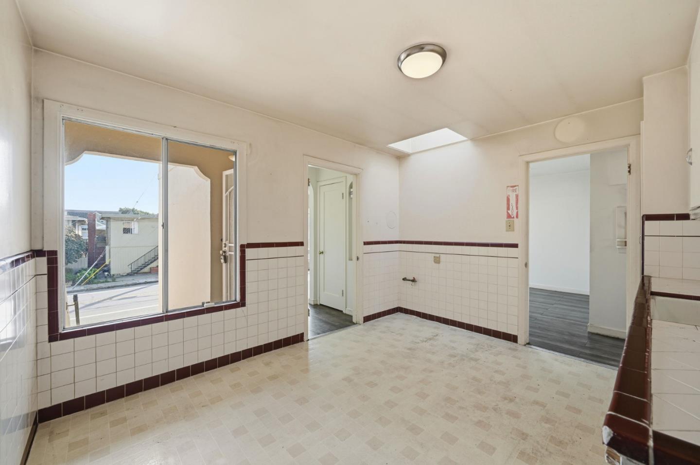 Detail Gallery Image 12 of 26 For 836 Jenevein Ave, San Bruno,  CA 94066 - 3 Beds | 2 Baths