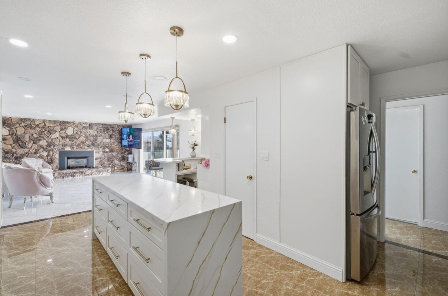 Detail Gallery Image 14 of 31 For 26918 Claiborne Ct, Hayward,  CA 94542 - 4 Beds | 3 Baths