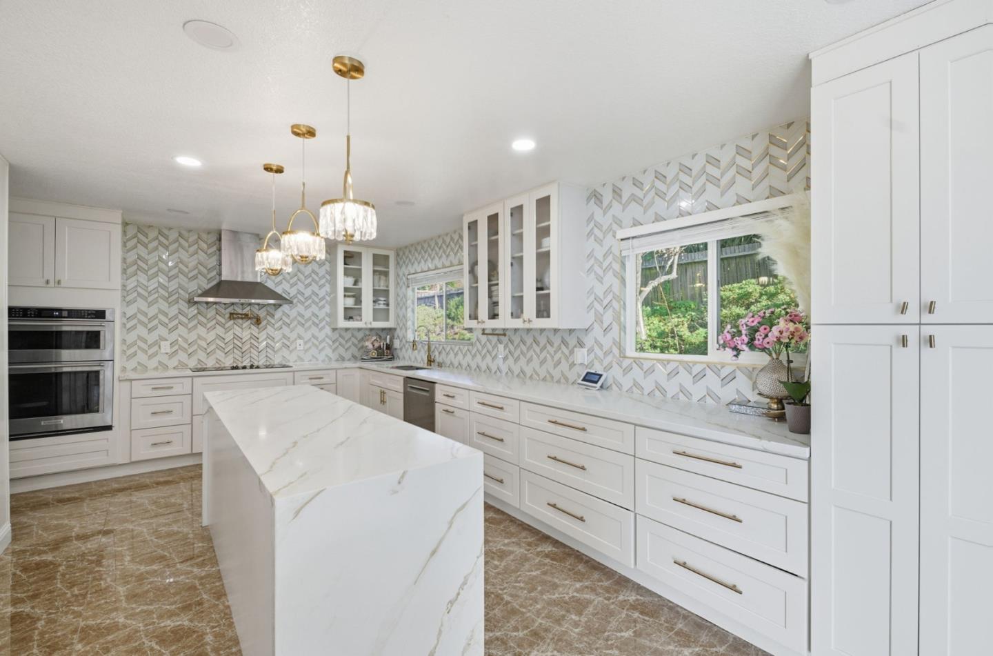 Detail Gallery Image 16 of 31 For 26918 Claiborne Ct, Hayward,  CA 94542 - 4 Beds | 3 Baths