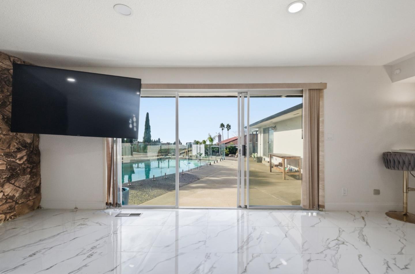 Detail Gallery Image 21 of 31 For 26918 Claiborne Ct, Hayward,  CA 94542 - 4 Beds | 3 Baths