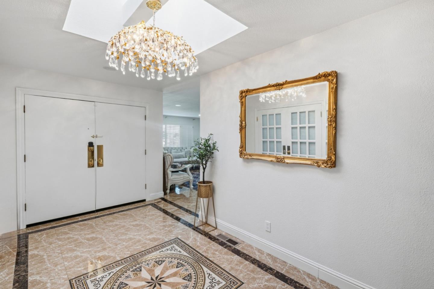 Detail Gallery Image 3 of 31 For 26918 Claiborne Ct, Hayward,  CA 94542 - 4 Beds | 3 Baths