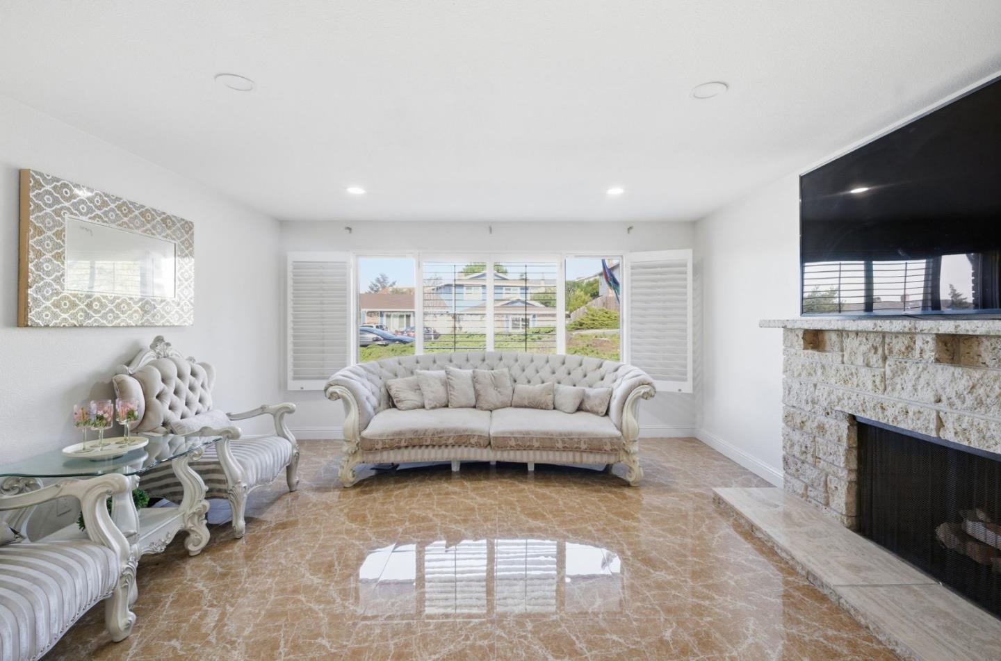 Detail Gallery Image 6 of 31 For 26918 Claiborne Ct, Hayward,  CA 94542 - 4 Beds | 3 Baths