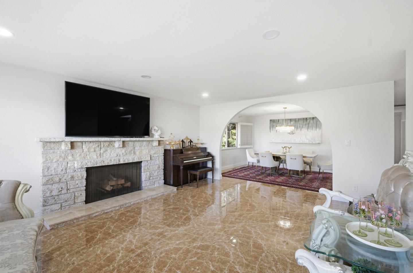 Detail Gallery Image 7 of 31 For 26918 Claiborne Ct, Hayward,  CA 94542 - 4 Beds | 3 Baths