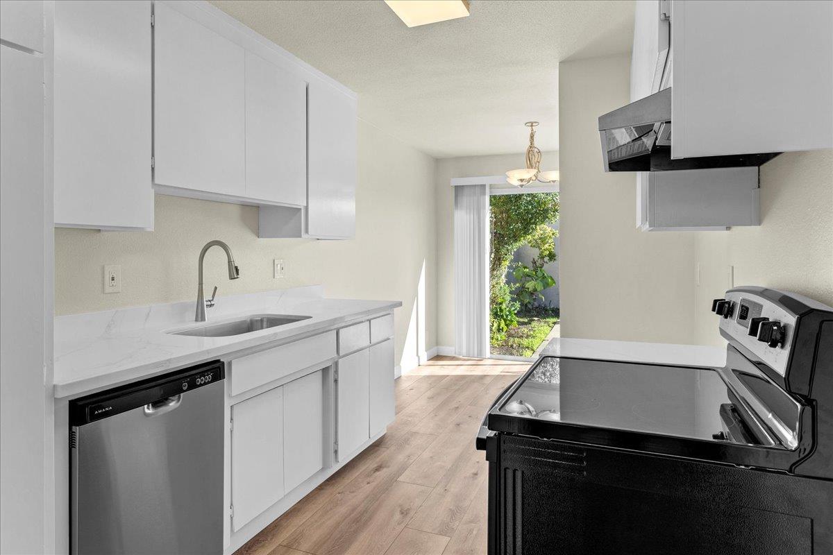 Detail Gallery Image 12 of 29 For 1634 Cherokee Dr, Salinas,  CA 93906 - 3 Beds | 2 Baths