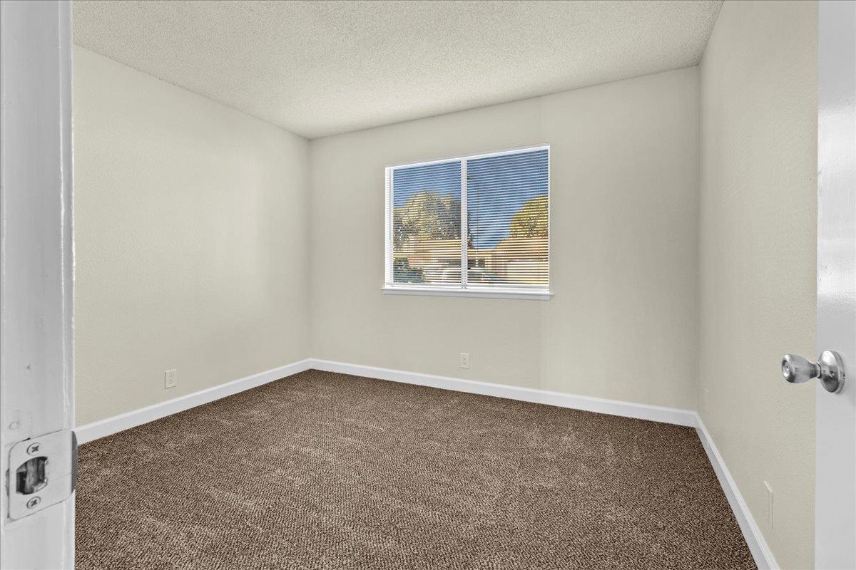 Detail Gallery Image 13 of 29 For 1634 Cherokee Dr, Salinas,  CA 93906 - 3 Beds | 2 Baths