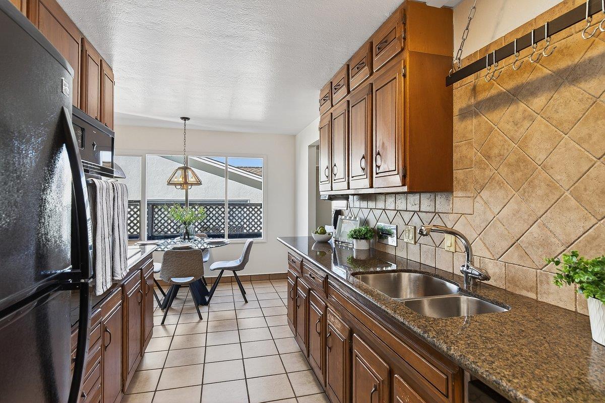 Detail Gallery Image 13 of 28 For 725 Palm Ave, South San Francisco,  CA 94080 - 3 Beds | 2 Baths