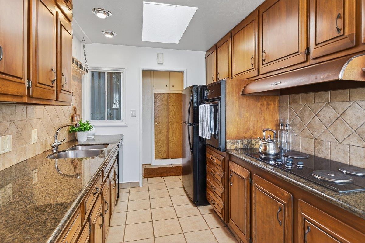 Detail Gallery Image 14 of 28 For 725 Palm Ave, South San Francisco,  CA 94080 - 3 Beds | 2 Baths