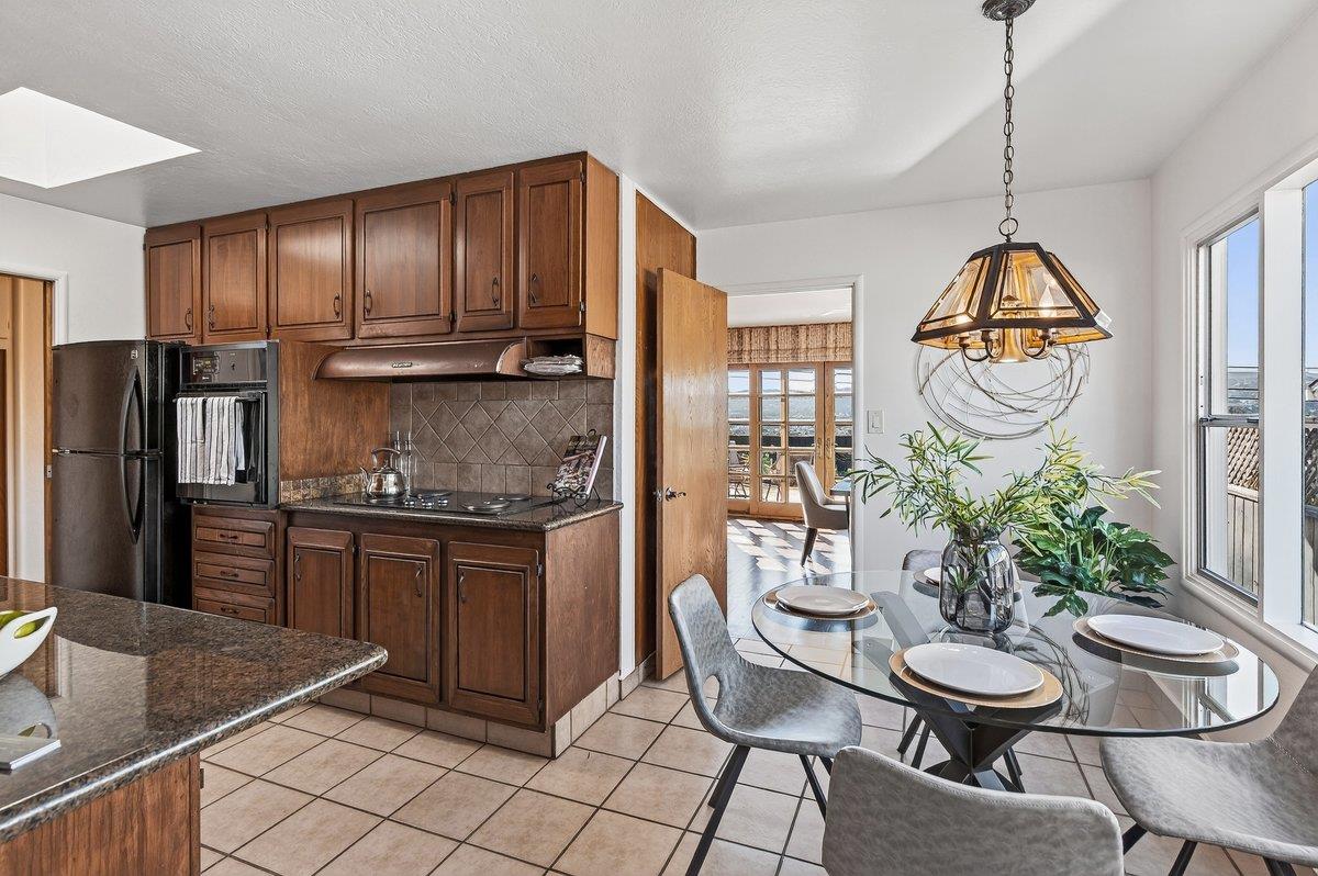 Detail Gallery Image 16 of 28 For 725 Palm Ave, South San Francisco,  CA 94080 - 3 Beds | 2 Baths