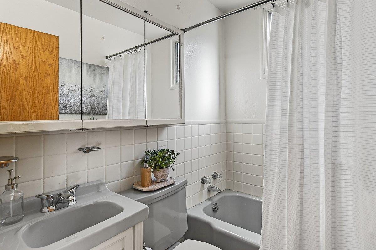 Detail Gallery Image 23 of 28 For 725 Palm Ave, South San Francisco,  CA 94080 - 3 Beds | 2 Baths