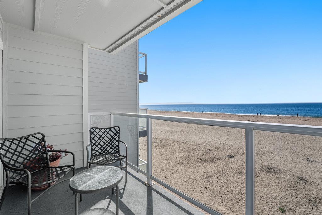 Detail Gallery Image 25 of 34 For 22130 E Cliff Dr 2d,  Santa Cruz,  CA 95062 - 2 Beds | 2 Baths
