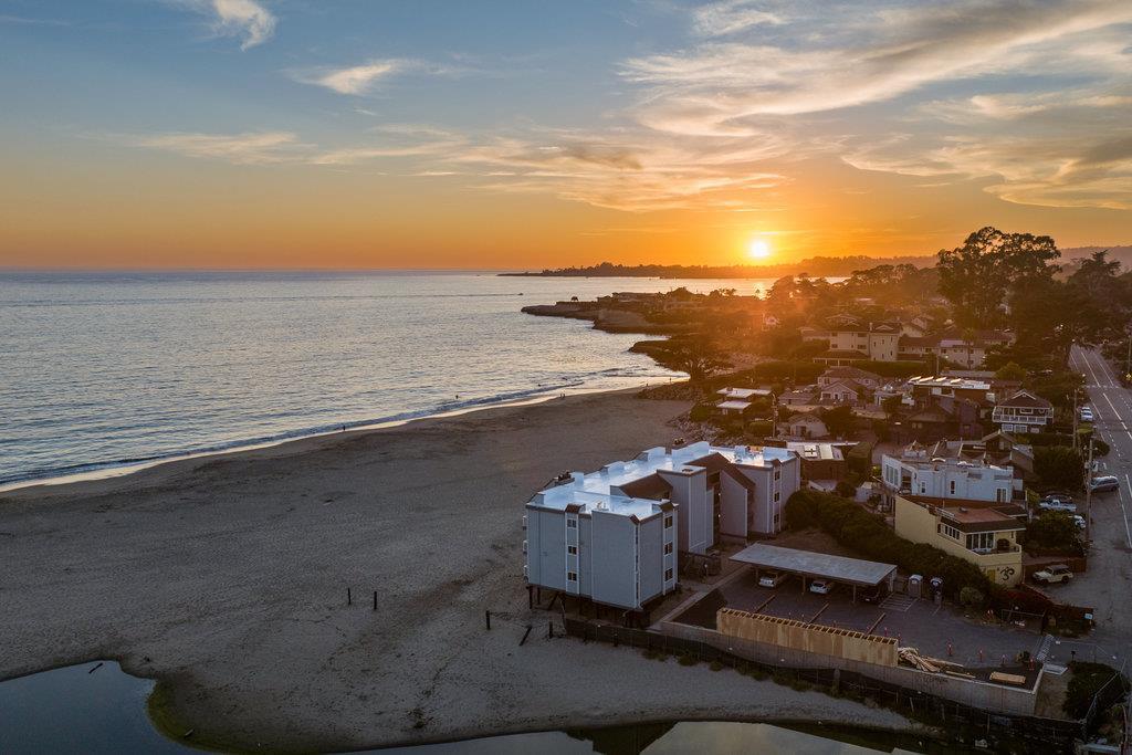 Detail Gallery Image 3 of 34 For 22130 E Cliff Dr 2d,  Santa Cruz,  CA 95062 - 2 Beds | 2 Baths