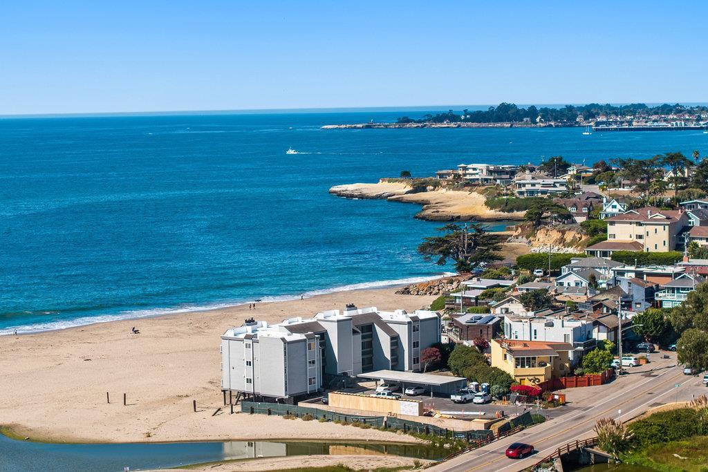 Detail Gallery Image 32 of 34 For 22130 E Cliff Dr 2d,  Santa Cruz,  CA 95062 - 2 Beds | 2 Baths