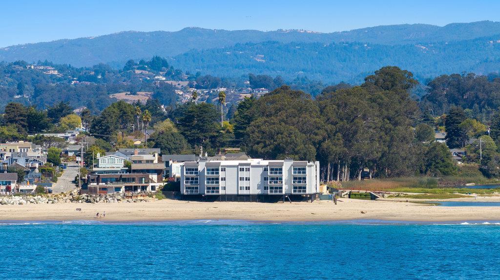 Detail Gallery Image 5 of 34 For 22130 E Cliff Dr 2d,  Santa Cruz,  CA 95062 - 2 Beds | 2 Baths