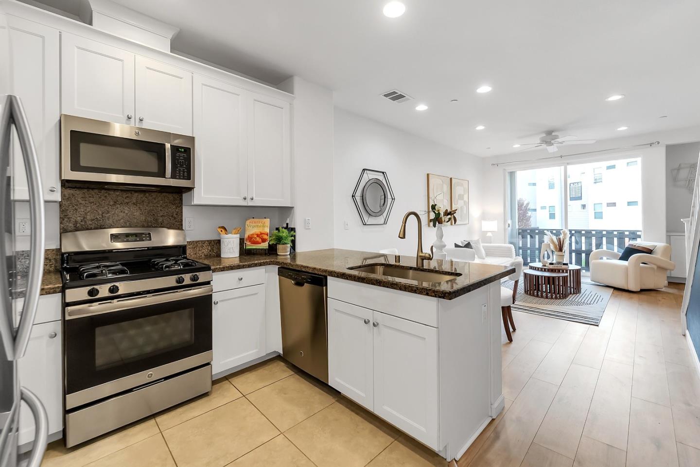 Detail Gallery Image 24 of 46 For 308 Flinder Pl, San Jose,  CA 95123 - 3 Beds | 3 Baths